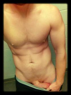 ei8htinches:  sexy hung ginger guys ftw <3