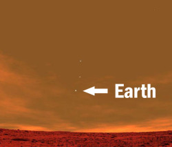 asapscience:  A perspective of Earth from Mars! [Image via @marscuriosityroverqualms]