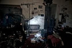 mildlyartistic:Marilyn Manson’s bedroom during the creation