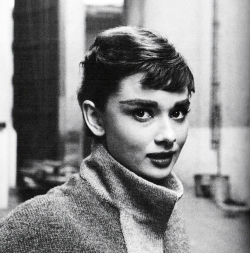  Audrey Hepburn photographed by Mark Shaw, 1953 