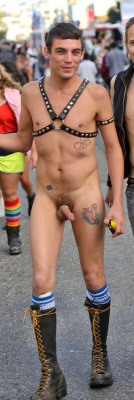publicoutdoorgaysex:  Men near you are looking to fuck right