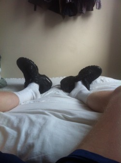 sockboi85:  Morning Nike TN wank with well sweaty socks
