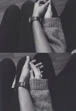 johnainthemiddleofnowhere:  lovely hands | via Tumblr on We Heart