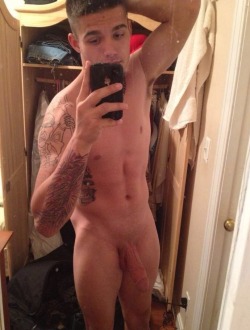 bulgesdicksandballsohmy:  Check out Hot Male Bulge, Amazing Gay