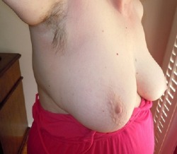 cincychris74:  hairsuitlover:  I love hairy pits on a woman….if