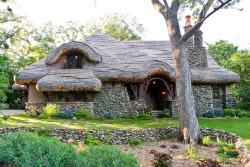 dailybungalow:  Hobbit House by gamelaner on Flickr.