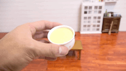 thatsthat24:tastefullyoffensive:Video: Guy Makes Tiny Edible