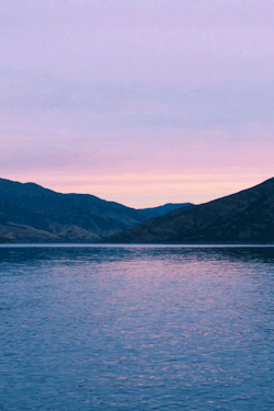 leahberman:  sunset songsCastaic Lake, Californiainstagram