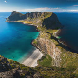 travelingcolors:  Arctic paradise, Lofoten Islands | Norway (by