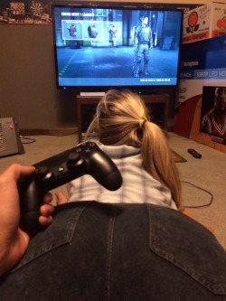 blondebarbiebimbo:  I’d play multiplayer with these girls any