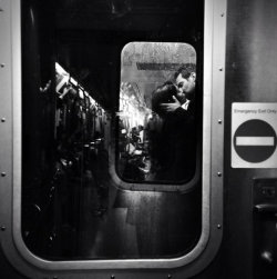 mau-indy:  hollybailey:  NYC Subway by Clay Benskin   ☆