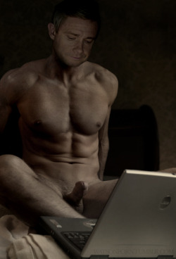 watsonporn:  A blogger in his natural habitat 