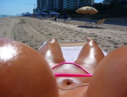 amateurs-nude:  realgirlspictures:chestmelons: this beach has