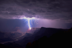 nubbsgalore:lightning strikes the grand canyon. photos by (click