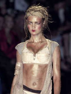 Natalia Vodianova at Christian Dior Haute Couture Fall 2003