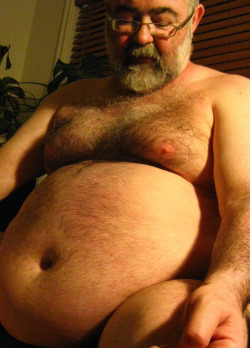 homonline:Lovely belly and sexy face  I like this big belly