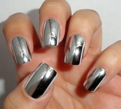 gorgeousnailart:  Intense metallic nails.   oh yeah, get stabbed