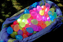 technicolormyworld:  i wanna have a water balloon fight! 