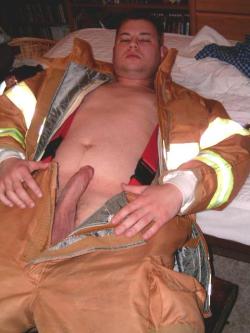 thebearsupthere:  Me, in turnout gear. sachubbear posted a pic