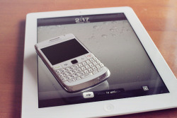 sooooofresh:  Ipad x Blackberry 