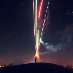  Long Exposure Fireworks by Gurbir Grewal (via: My Modern Met)