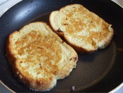 foodhumor:  bloggingbacon:  French Toast Grilled Cheese and Bacon