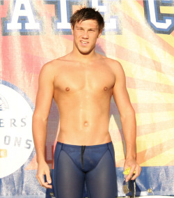 guys-with-bulges:  They should make it mandatory for all swimmers