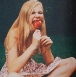 fuckyeahthevirginsuicides:  Kirsten Dunst photographed by Corinne