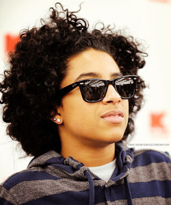 mindlesslovatic:  Why is he so gorgeous? 