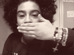 mindlessnavy:  roro2mindless:  Our blog has officially been kissed