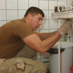 realmenstink:  scrumrob:  Hot soldier with sweat stained pits
