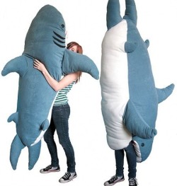 toocooltobehipster:  omg I’d suffocate.  omg i want it!!!!