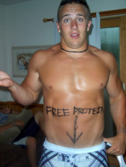 fucksleepfuck:  boner-riffic:  Frat boy giving away free protein 