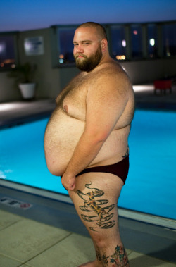 chubchasinrob:  bigdave655321:  More of sexxy metabear  Is it