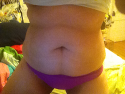 tummytuesday:  In a love/hate relationship with my tum. Here