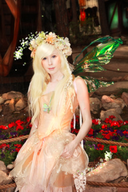 thelittleskylark:  Blonde Fairy girl 