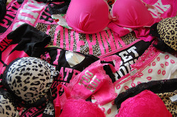 girls that wear VS Pink >>>>>>