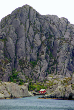 travelingcolors:  Norwegian landscape (by Photos ludiques) 