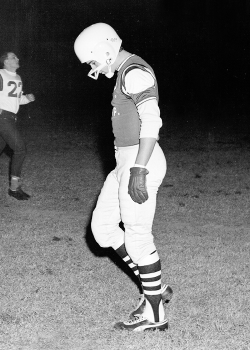 let–yourselfgo-deactivated2012:  Elvis during a touch football