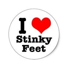 ilovestinkyfeet:  ilovestinkyfeet Reblog if you love stinky feet.