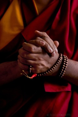 thepaintedbench:  Prayer Beads in Hand 
