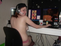 savingthrowvssexy:  Naked gaming.