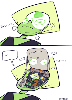 kirbylesbian: daxdraws: Peridot-is-small theorists, I raise you the Peridot-is-really-fucking-small theory this 2 year old post someone posted in 2015 before peridot lost her limb enhancers and her being short was just a “theory” was actually a prediction