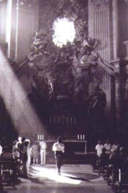 I-Am-Purity:  Enyaocean:  Screamingathemoon:  Robert Smith In San Pietro(Rome)-Photo