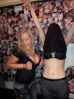 collegegirlscove:  Share the party!  Re-blog these ladies!