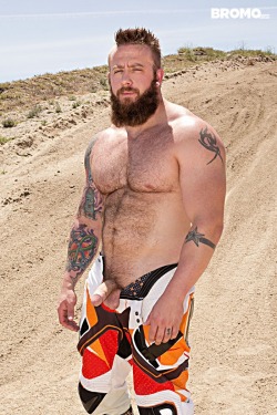 gato-loco:  I prefer Aaron Bruiser with a belly but he’s still hot here   Fuck yea