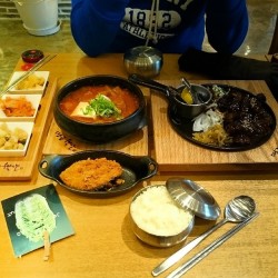 If its not sceneries or selfies, then its #food &hellip; :) #korea #seoul #lunch (at M Plaza)