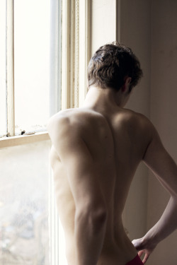 shirtlessboys:  David Armstrong 