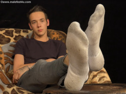 teenjockfeetandsocks:I hear you get hard from guys foot odor. Hehe, go ahead and smell my socks then sniff my bare feet. Let’s see how hard you get. 