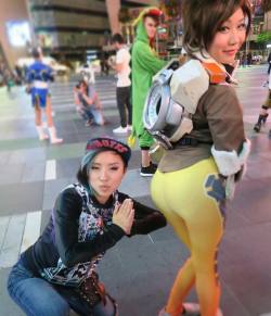 stellachuuuuu:  Blessing the important things in life. @vivid_vision @mineralblu  #cosplay #overwatch #tracer #blizzard #bless #booty #blessbooty #butt #cosplaybutts 